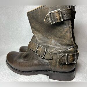 Frye Distressed Brown Back Zip Veronica Engineer Short Boot 6.5